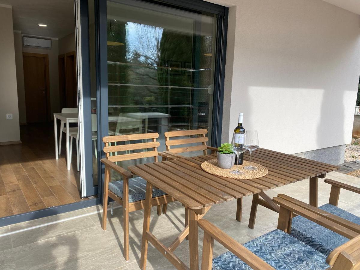 M Plus Residence Pinezići Екстериор снимка