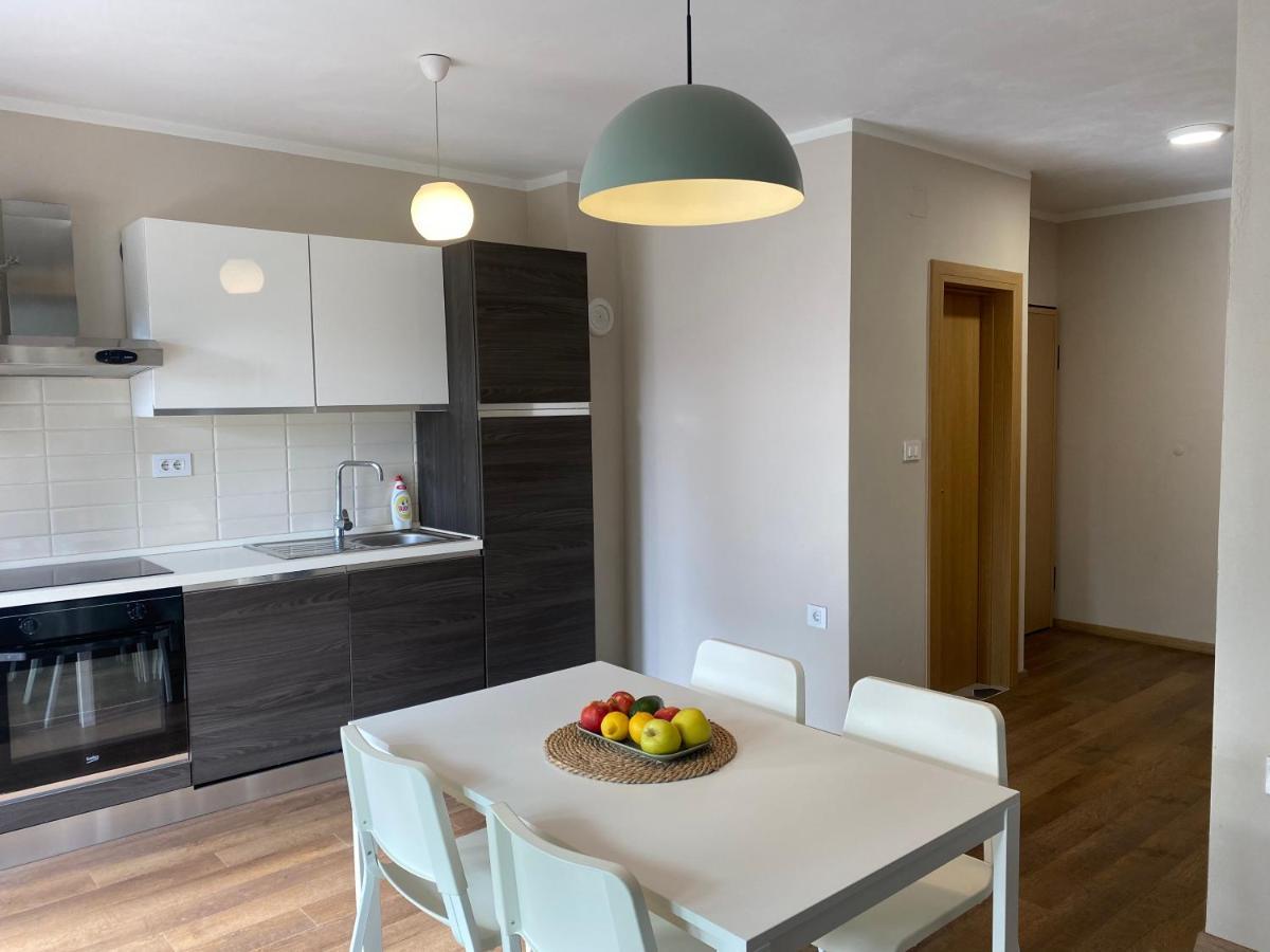 M Plus Residence Pinezići Екстериор снимка
