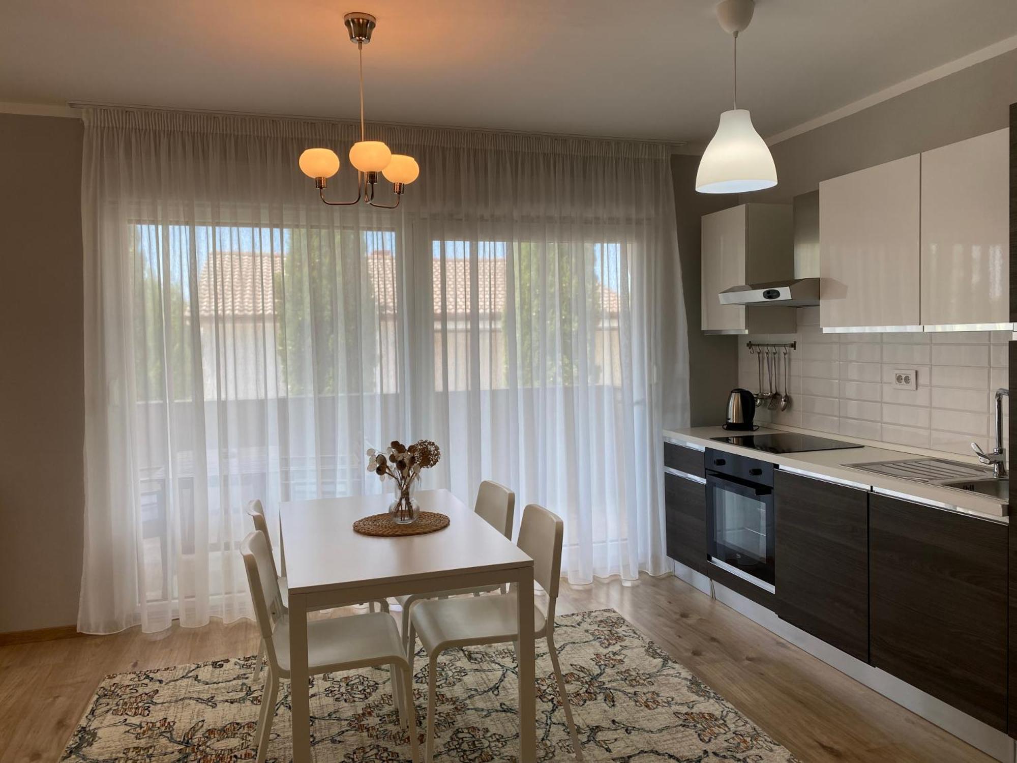 M Plus Residence Pinezići Екстериор снимка
