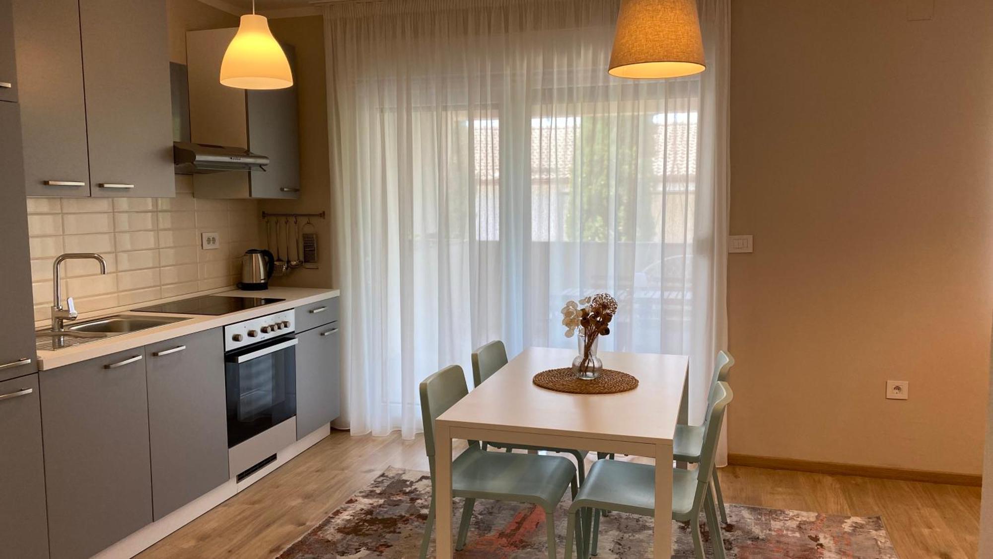 M Plus Residence Pinezići Екстериор снимка