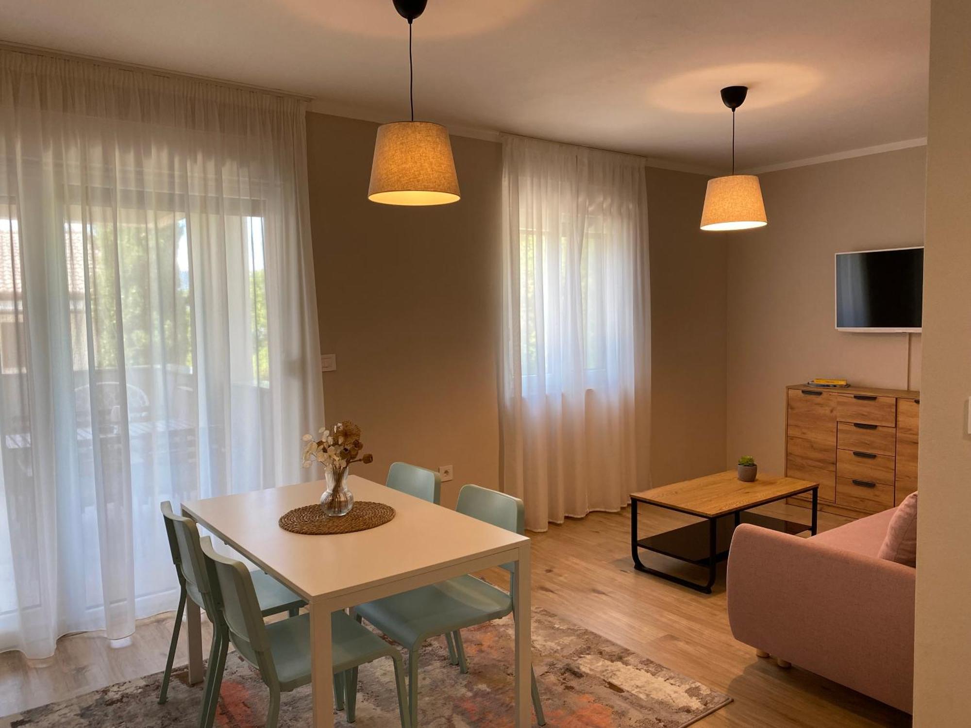 M Plus Residence Pinezići Екстериор снимка